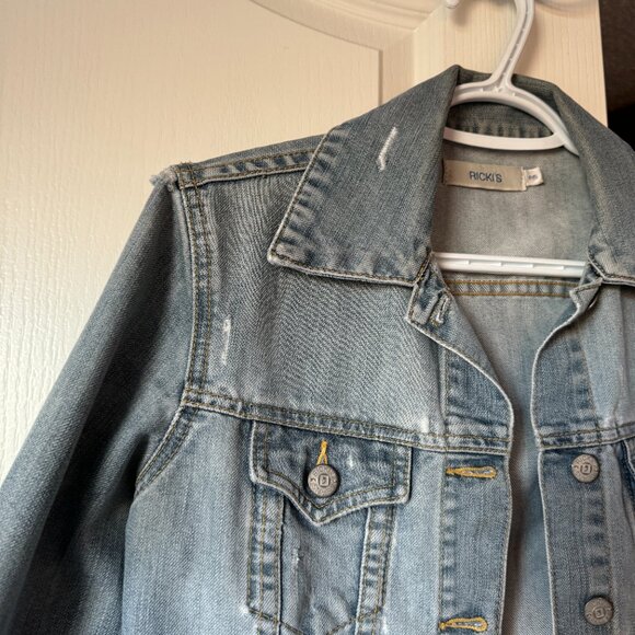 Ricki's Denim Jean Jacket Distressed Denim Size Small - Picture 2 of 3